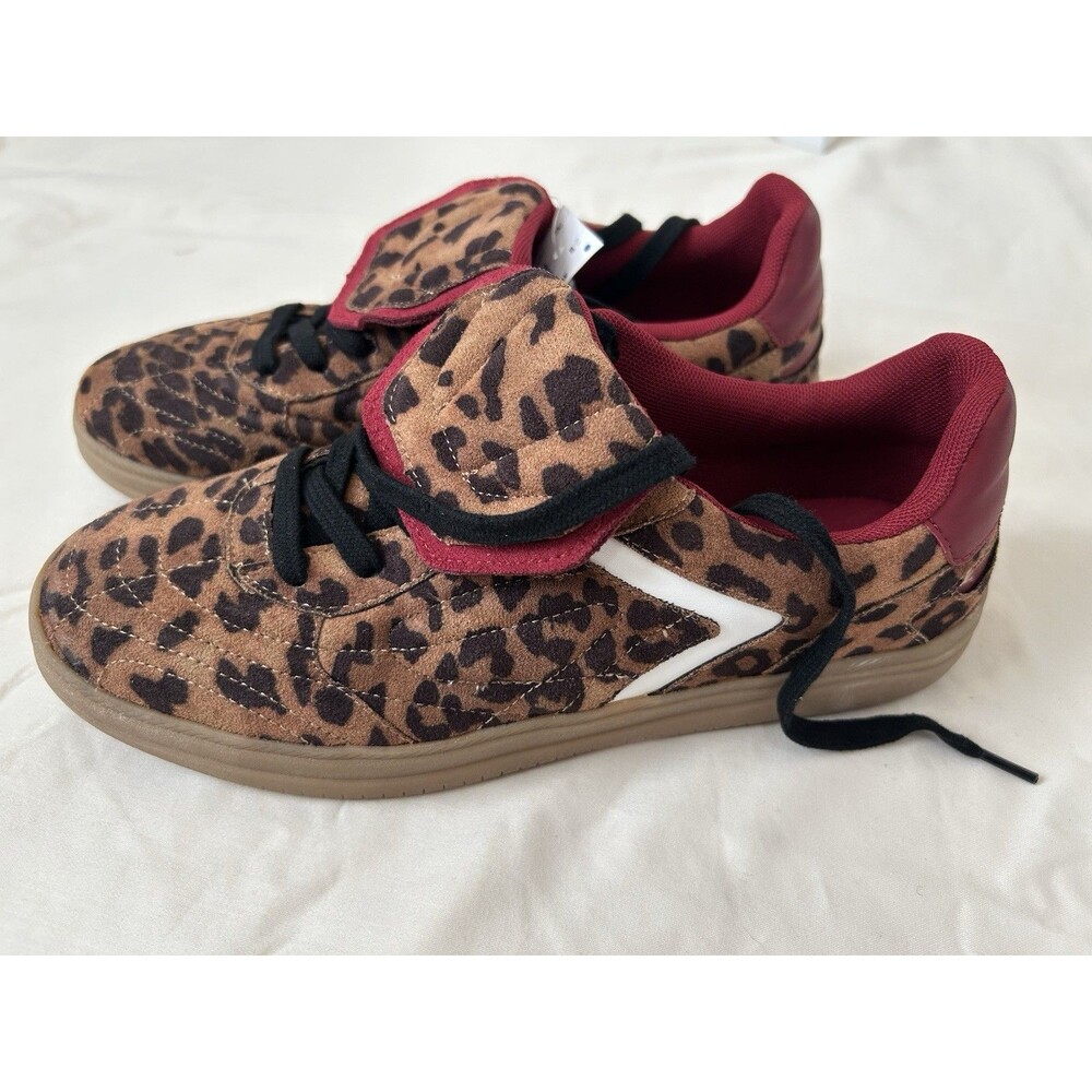 NWOT Steve Madden Masinn Women’s Leopard  w/Red Trim Sneakers Gum Sole SZ 8.5